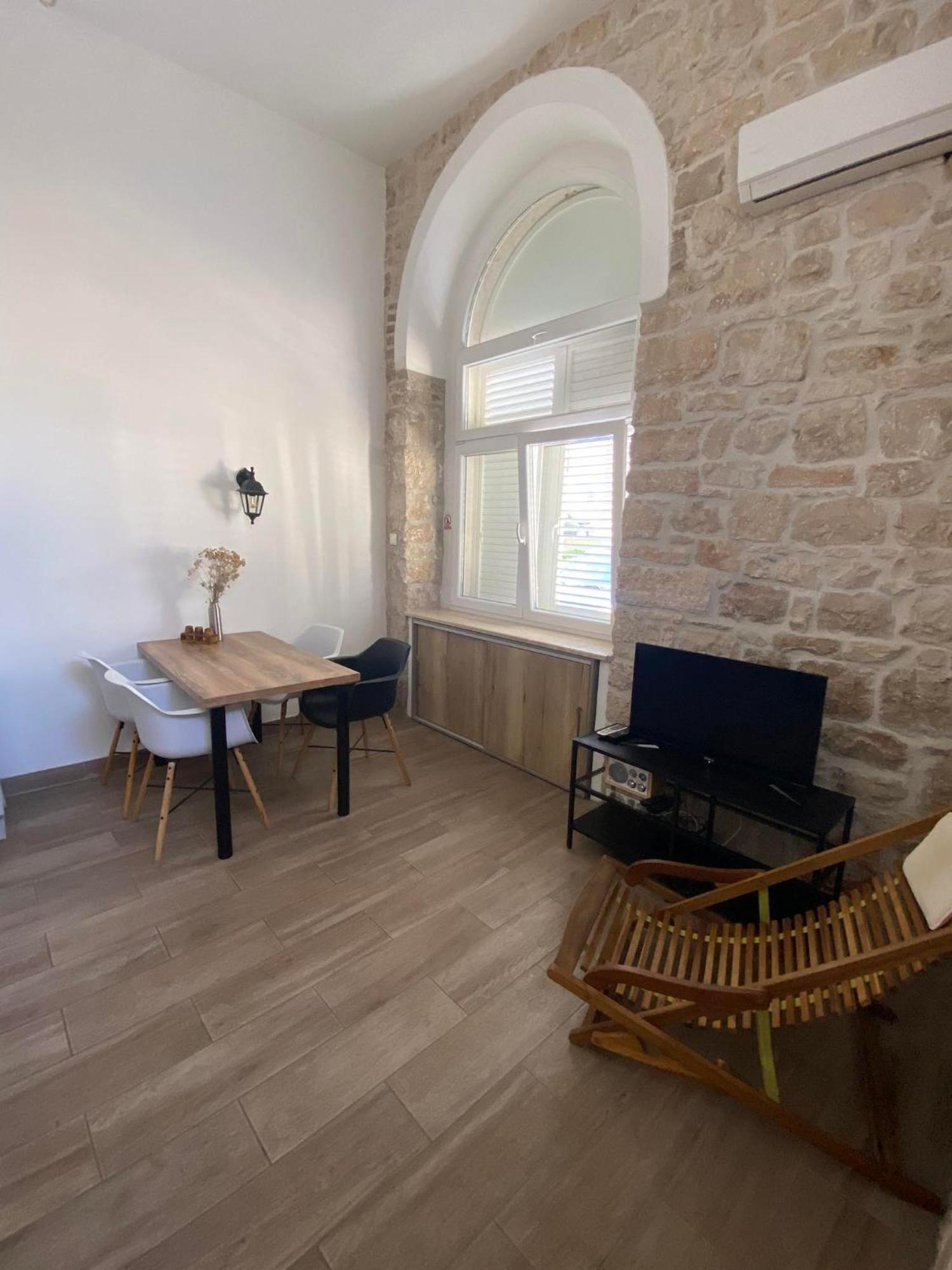 Karuza Center Of Old Town Apartment