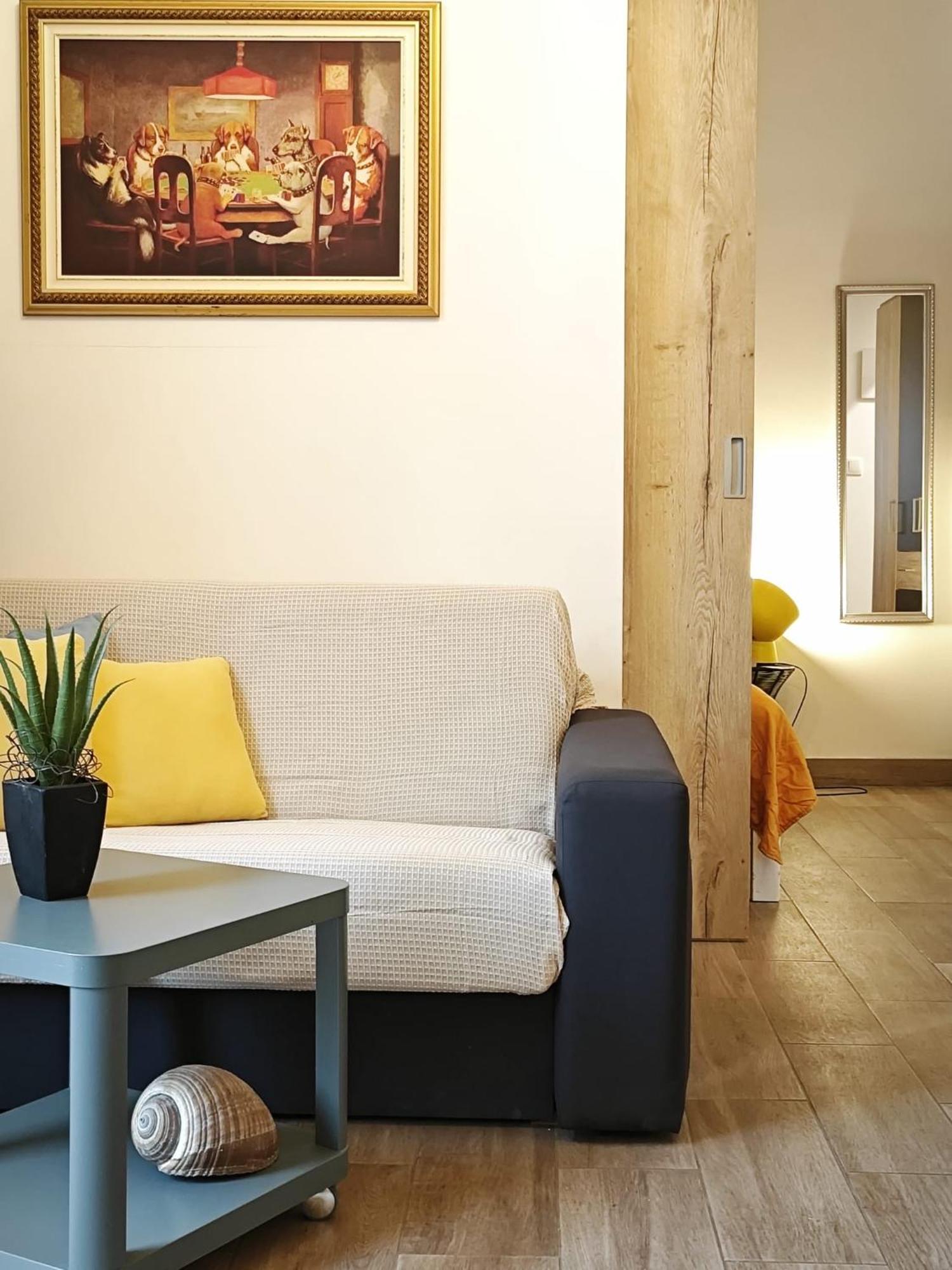 Karuza Center Of Old Town Apartment